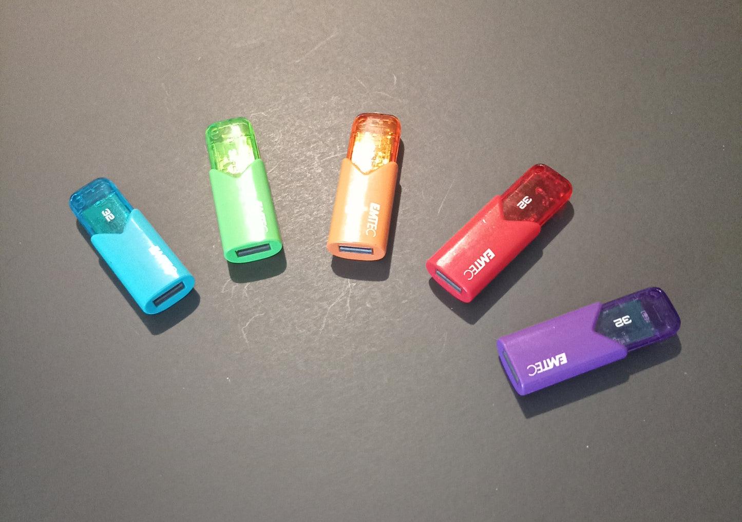 Those Little Thumb Drive Protection Necklaces 很多虹